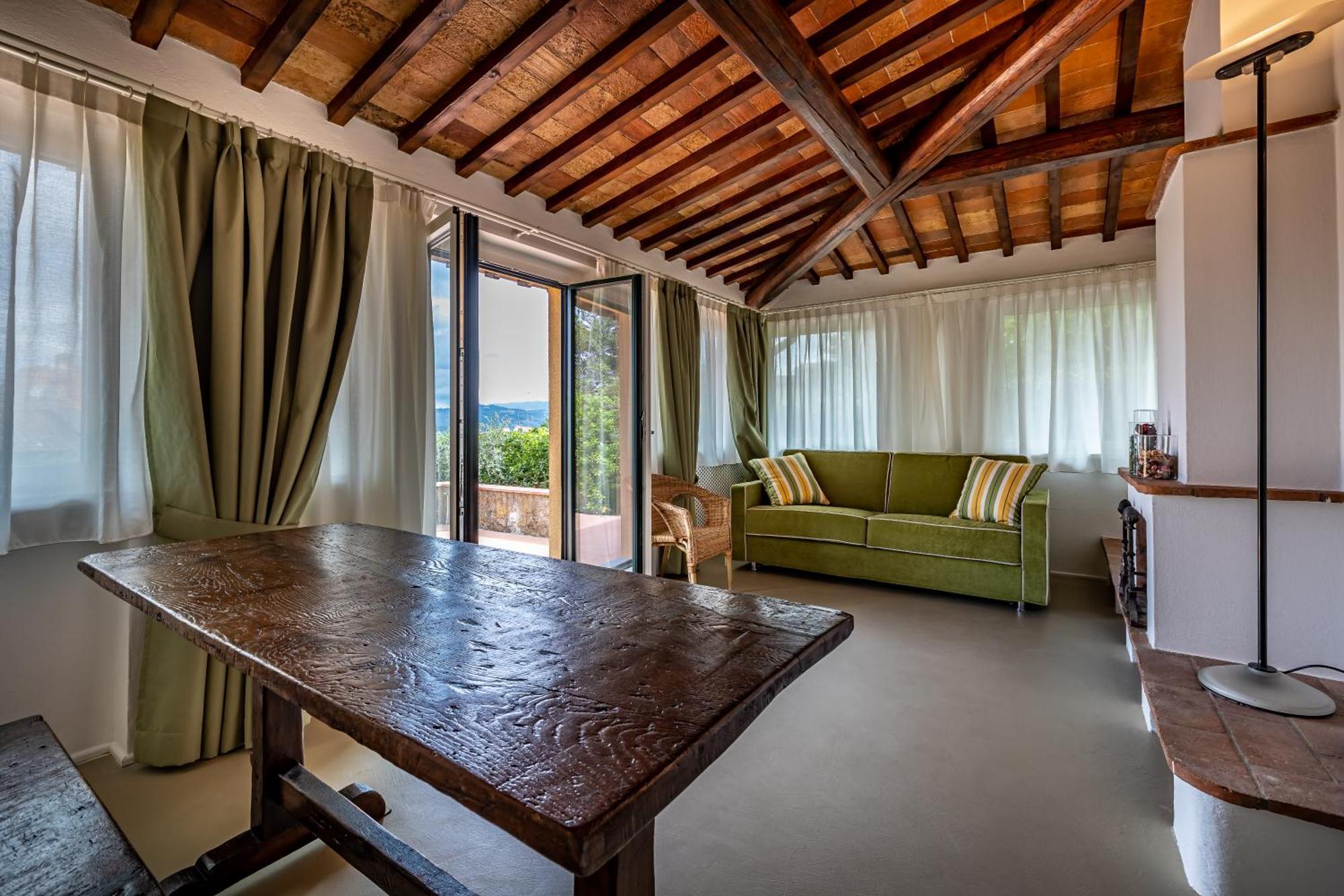 Apartment Yid Cozy House In With Jacuzzi